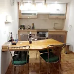 Apartman Ana Lotre *