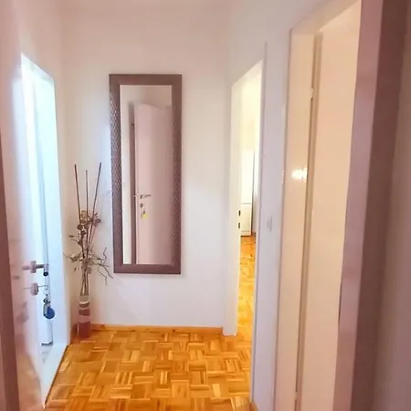 Apartment Ana Lotre